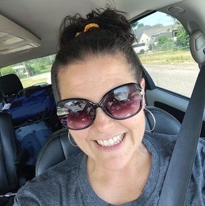 Meet your Posher, Michele